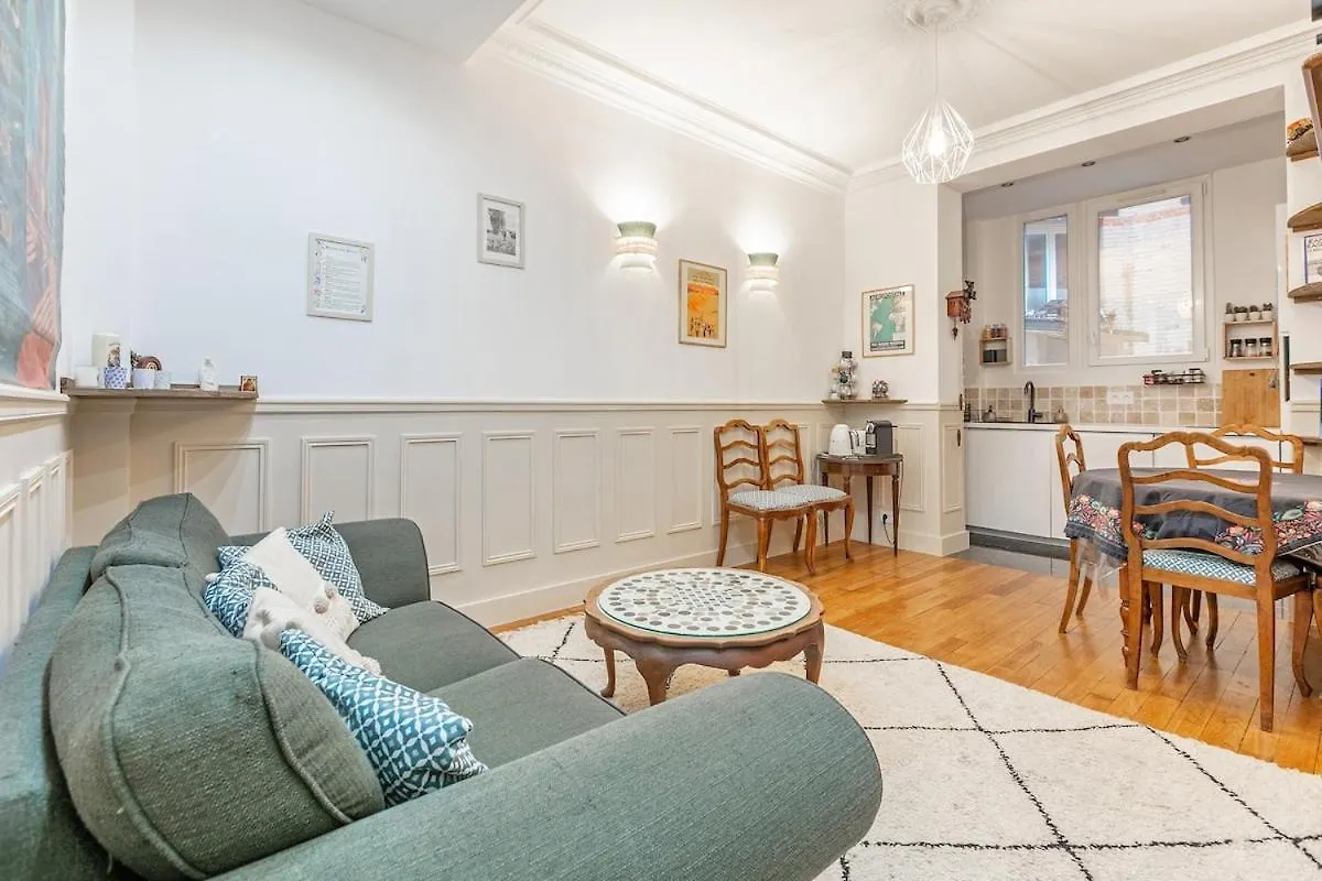 Refurbished Haussmannian Apartment París 0*,  Francia