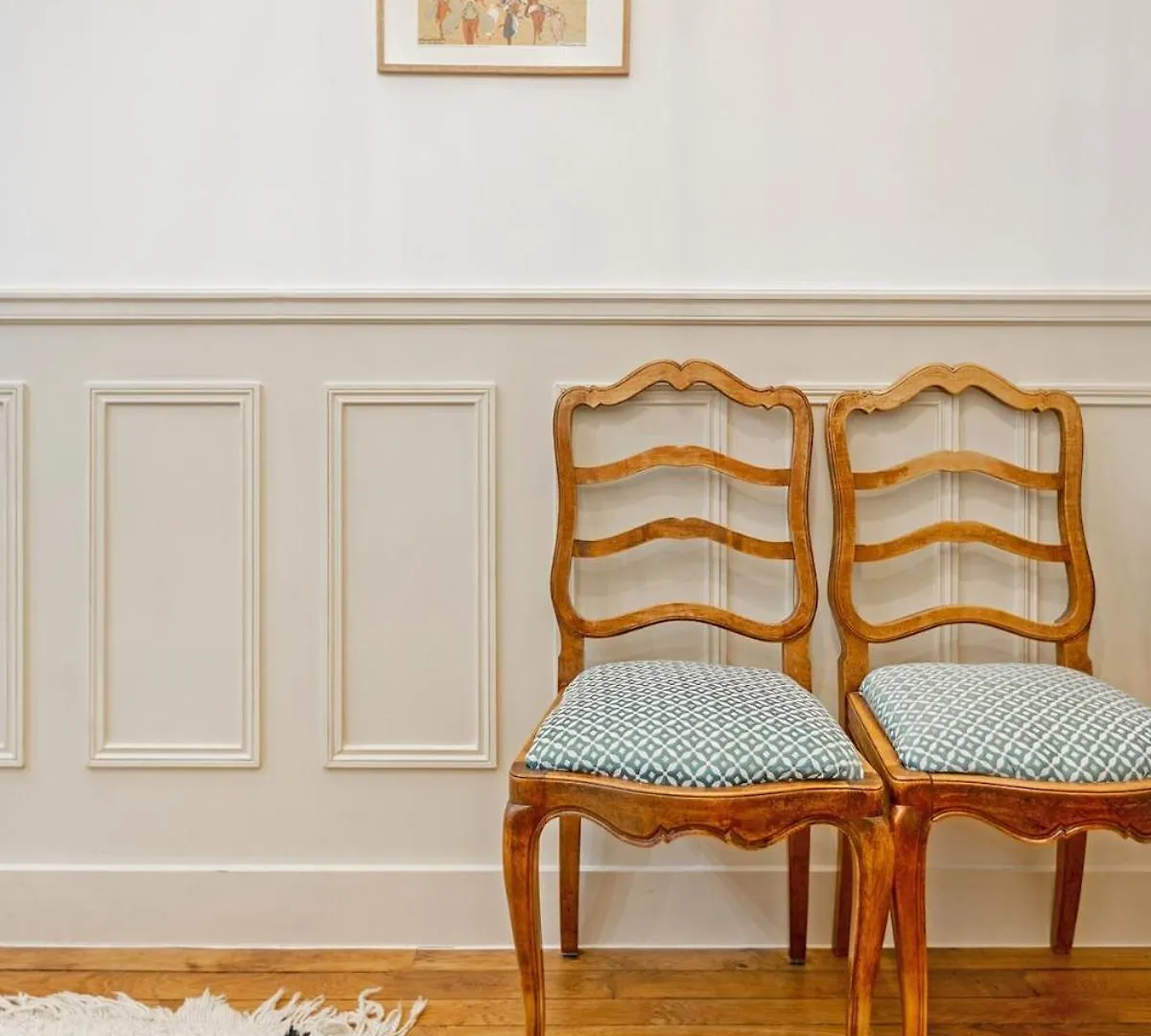 Refurbished Haussmannian Apartment París